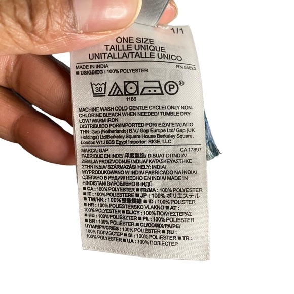 NWT Gap Women’s Blue Frayed knit Floral Scarf - Picture 6 of 8